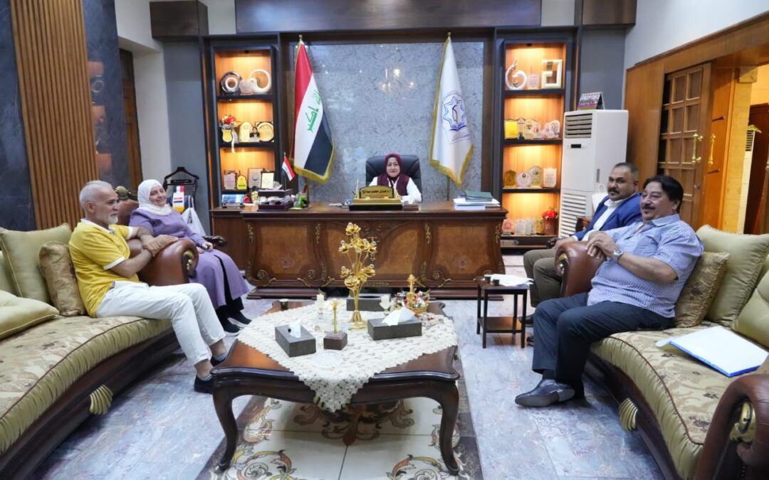 اجتماع عميد كلية التربية للبنات مع تدريسيي قسم التاريخ لمناقشة الشؤون العلمية واستحداث الدراسات العليا